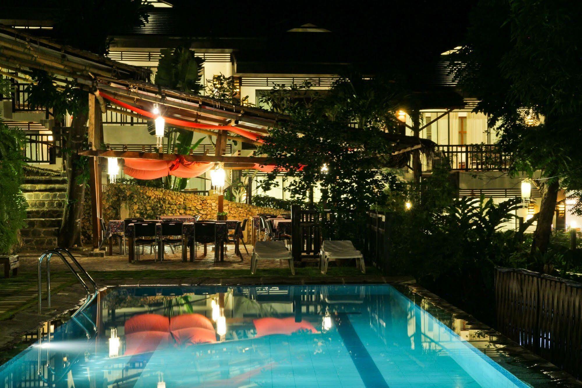 The Strand Boutique Resort Balabag  Extérieur photo